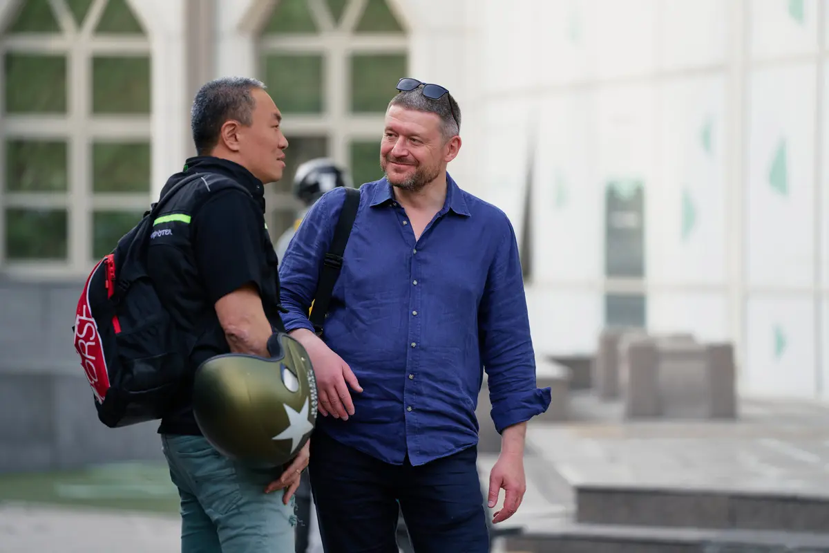 Казахстанцев, продающих товары за рубеж, заставят показывать деньги, чтобы вернуть НДС