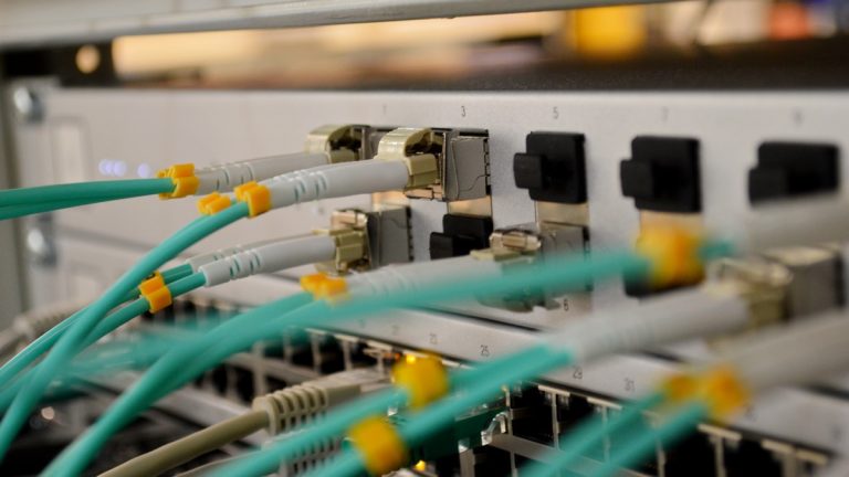 Результаты опроса: 60% казахстанских предприятий хотели бы интернет побыстрее