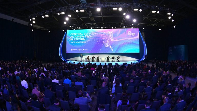 Сегодня стартует Digital Bridge-2022: что нужно знать о главном ИТ-cобытии года