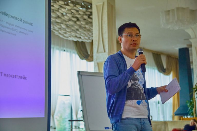 «После такого урегулирования вероятность закрытия Binance очень низкая». Эксперт прокомментировал огромный штраф для криптобиржи и уход Чжао