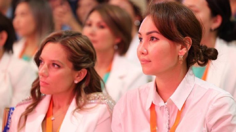 Почти половина бизнеса в Казахстане принадлежит женщинам