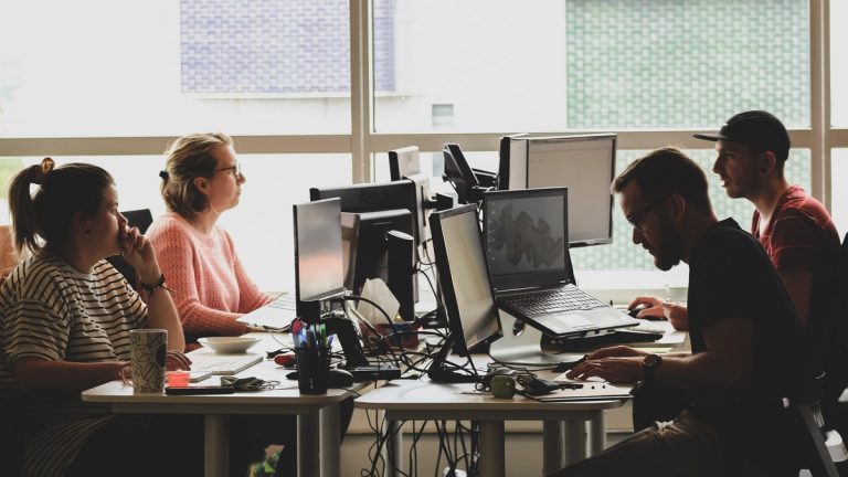 Собираются ли ИТ-компании расширять штат в 2023 году? Итоги опроса HeadHunter Казахстан