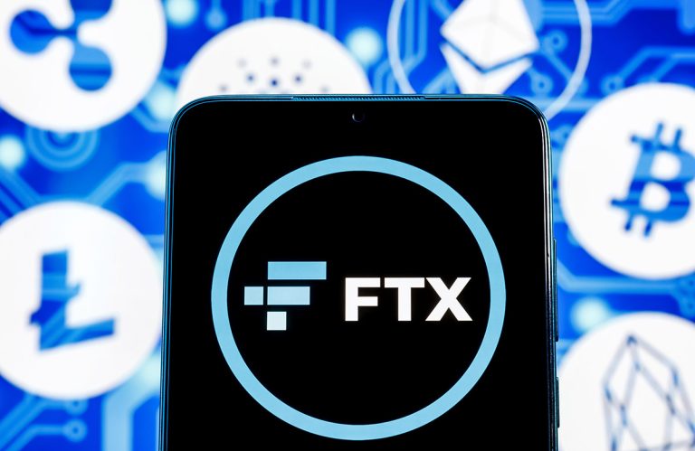Мошенники похитили больше $380 млн из криптобиржи FTX