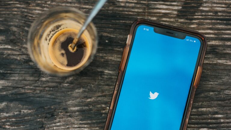 Twitter тестирует возможность писать длинные твиты