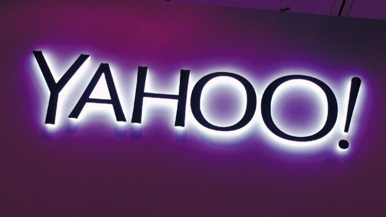 Yahoo сократит более 20% штата