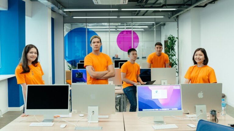 ИТ-школа Jusan Singularity получила сертификацию от Apple на обучение iOS разработчиков