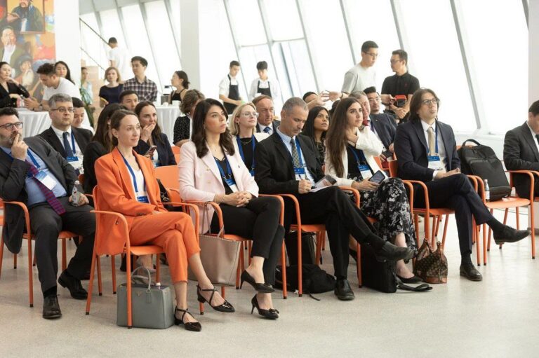 Топ-менеджеры Apple, Google, Microsoft посетили Astana Hub