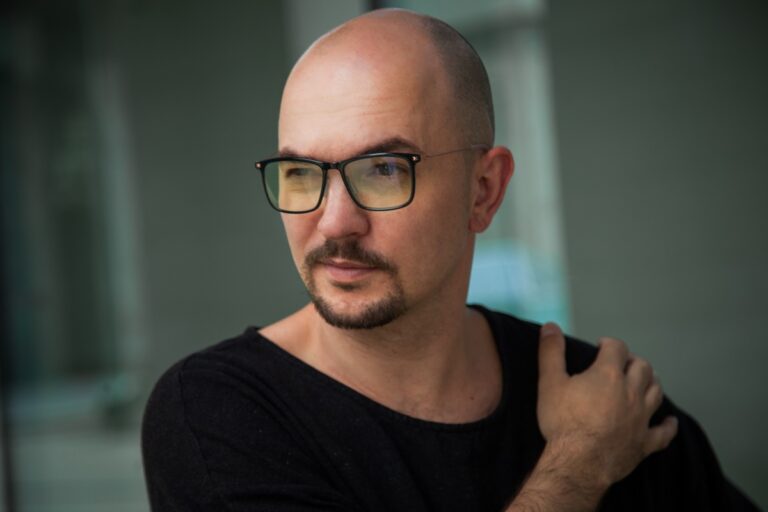 После 30 лет бросил карьеру актера и стал геймдизайнером