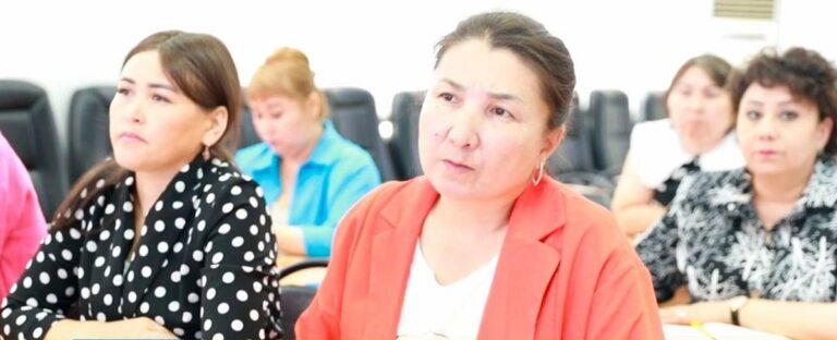Более 5 тысяч учителей из шести регионов Казахстана обучат цифровизации учебного процесса