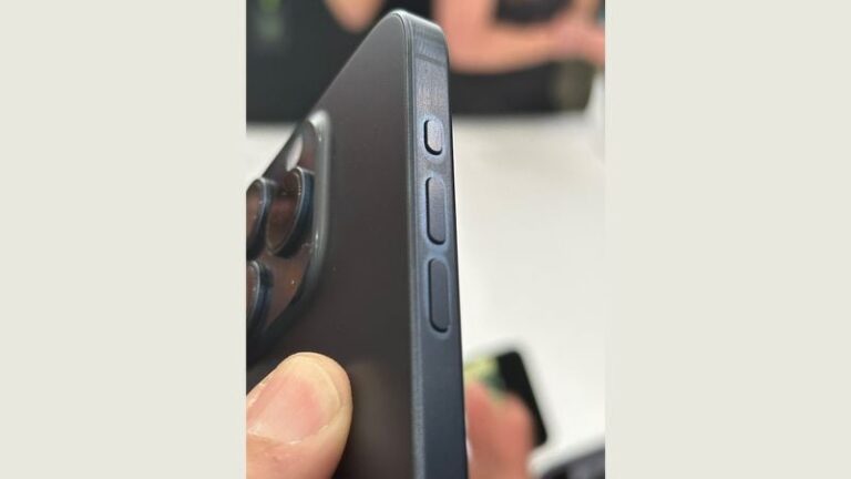 В Apple предупредили, что кожный жир влияет на цвет титановой рамки нового iPhone