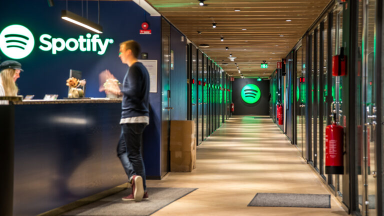 Spotify уволит 1,5 тысячи сотрудников