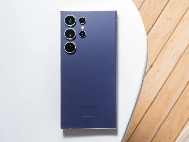 Samsung показала свои флагманские телефоны с ИИ. Цены в Казахстане