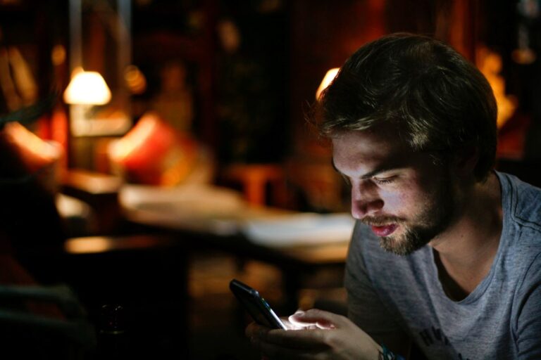 Миллионы людей стучат по телефону, чтобы заработать. Сколько может стоить Notcoin?