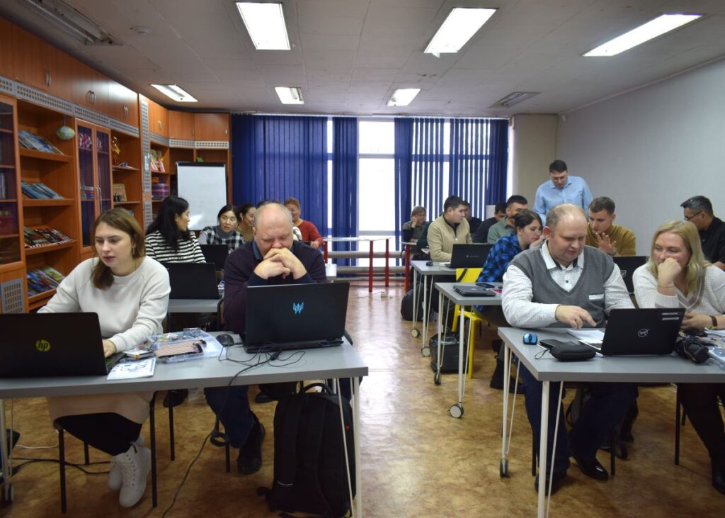 200 учителей Казахстана пройдут тренинг по 3D-моделированию и робототехнике