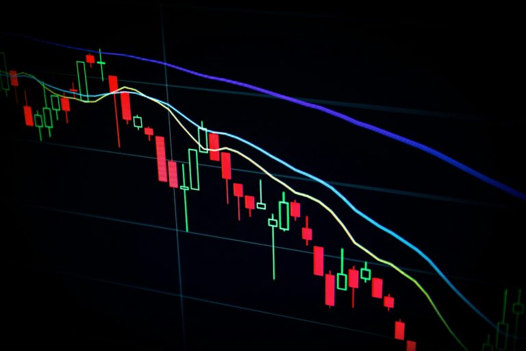 За 3 месяца 2024 года инвесторы могли заработать на акциях столько же, сколько на депозитах за год