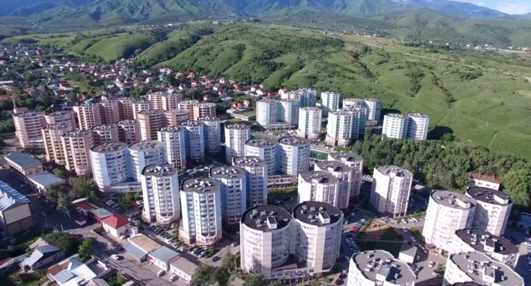 Сколько лет нужно копить на квартиру в Казахстане