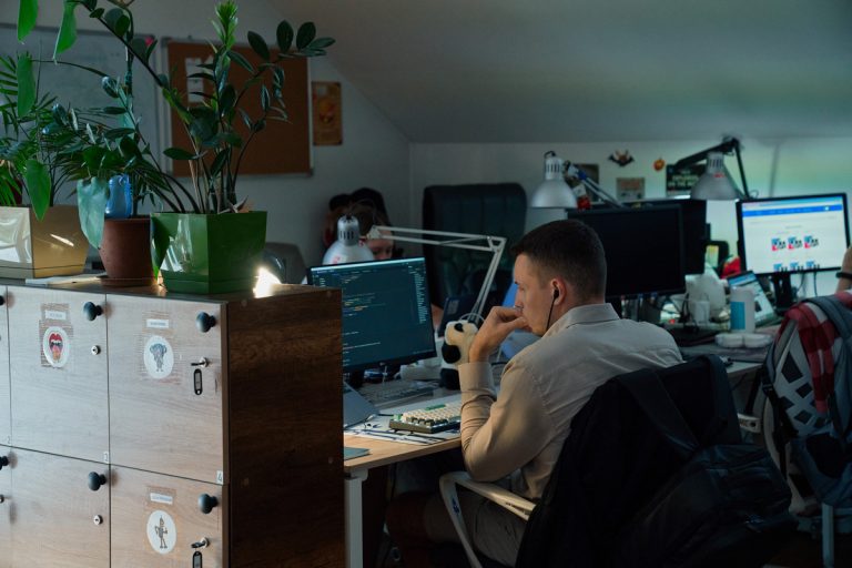 Где казахстанцы точно найдут работу и за что их будут ценить работодатели