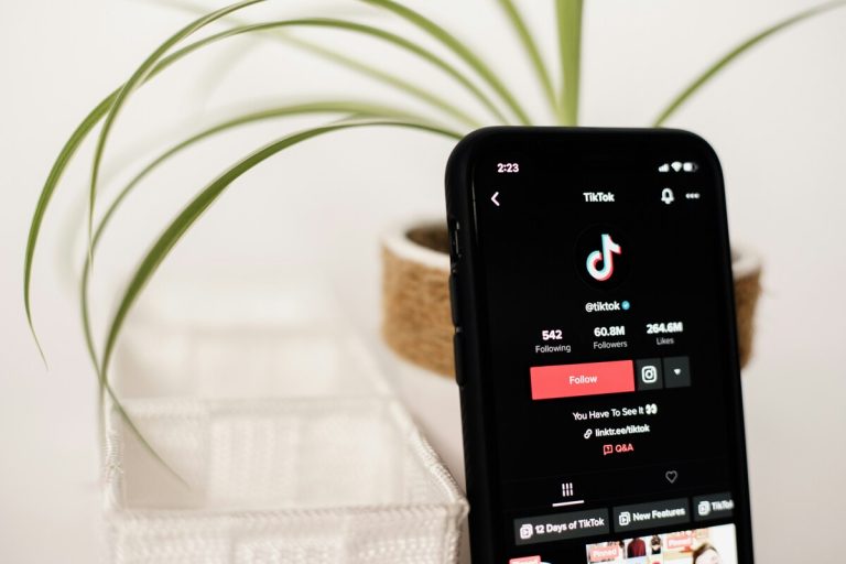 Как скачать видео из TikTok на любое устройство: топ-5 проверенных способов