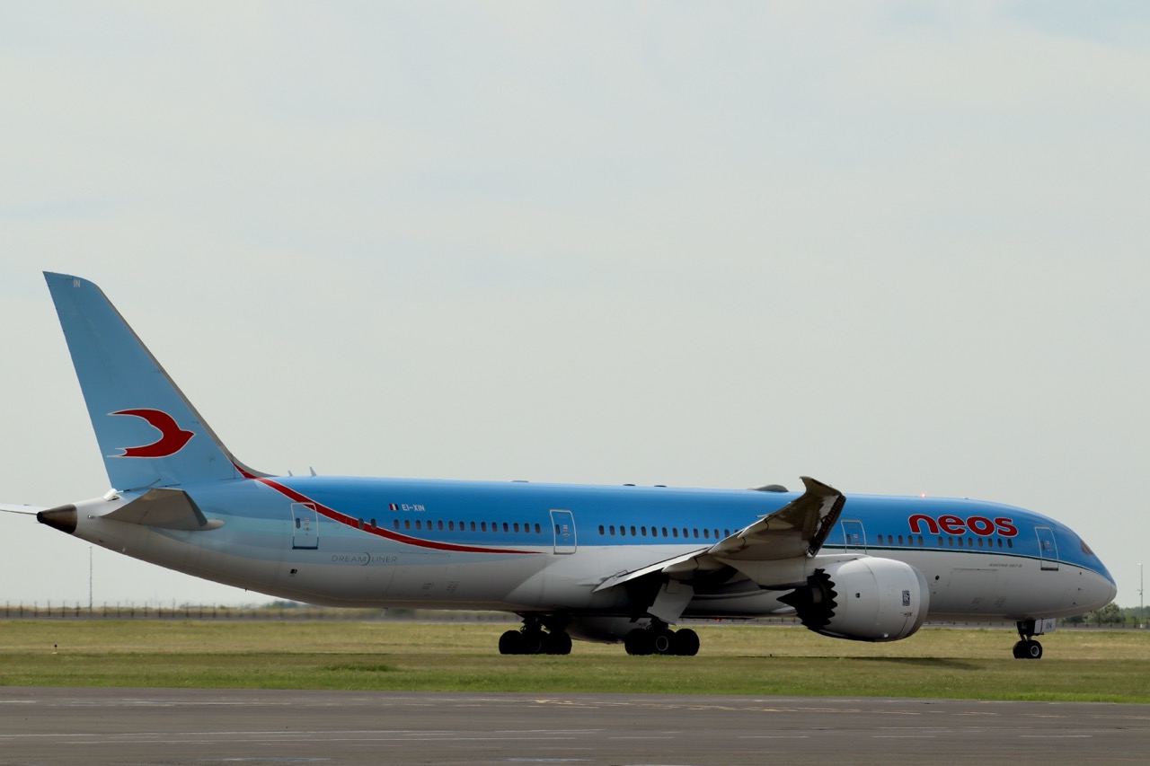 Из Астаны в Милан и обратно. Сколько стоит путешествие на Boeing 787 Dreamliner в столицу моды? — изображение 1