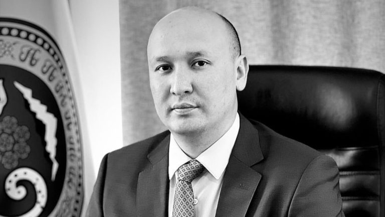 Казахстанский чиновник скоропостижно скончался в Париже. Ему было 36 лет