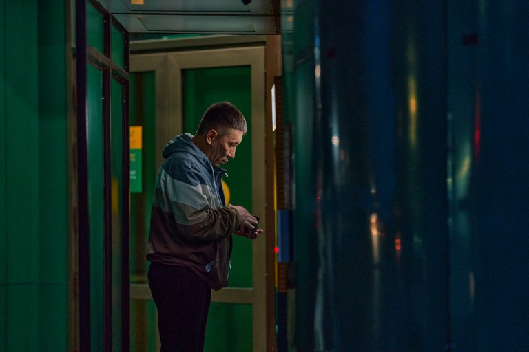 «Золотая корона» остается, но не везде. Как теперь переводить деньги из Казахстана в Россию