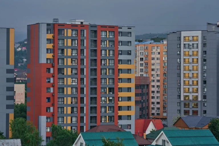 Какую коммерческую ипотеку предлагают банки в Казахстане