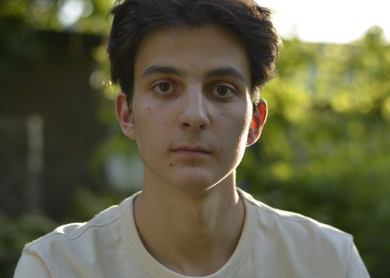 Веб-дизайнер в 18 лет зарабатывает $3 тыс.