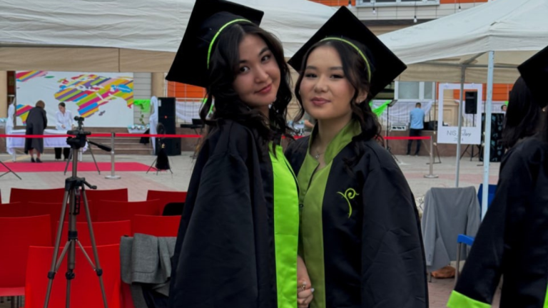 Школьницы разработали приложение для защиты женщин в такси