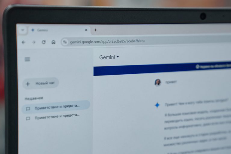 ИИ-модели от Google нашли хулиганское применение: она стирает водяные знаки с фотографий