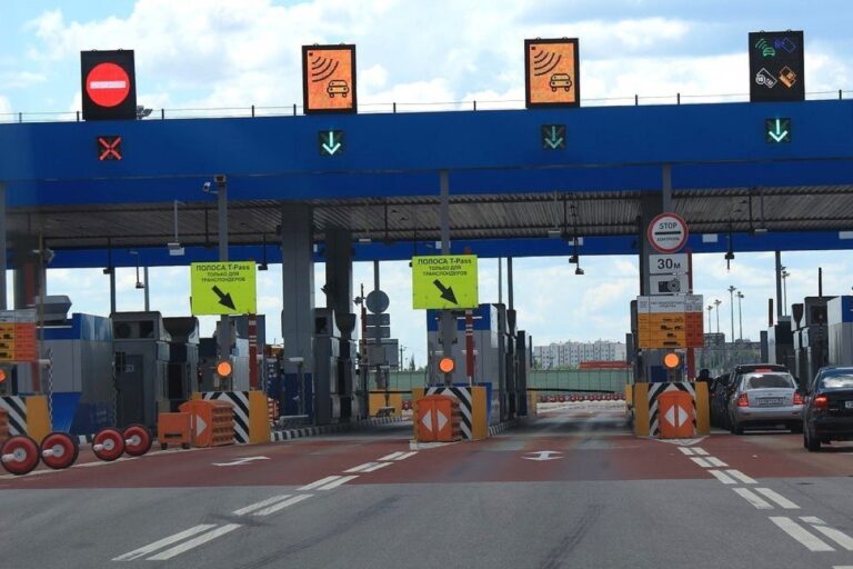 Платными станут еще 10 дорог в Казахстане. Вот сколько на них заработают с 1 января