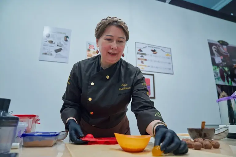 Продали машину и больше не ездят на море. Как семейная пара открыла кафе в Алматы