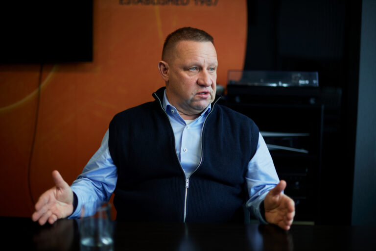 «Никто даже отжать не хочет». Совладелец «Меломана» о том, как делали бизнес в 90-х