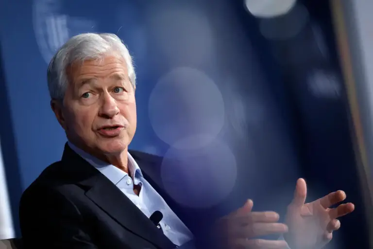 Коммерческий опыт: CEO крупнейшего банка США запретил удаленку
