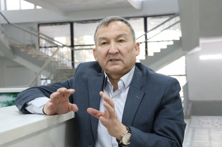 «Каждый тенге на контроль»: экономисты жаждут показательной порки перед выделением 8 трлн из «Байтерека»