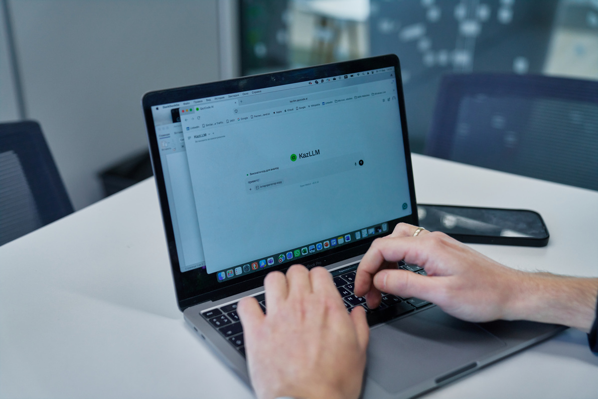 Казахстан помогает Пакистану создать первую национальную языковую модель