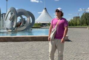 Нашли самого необычного учителя в Казахстане: вот что он делает, чтобы влюбить в математику