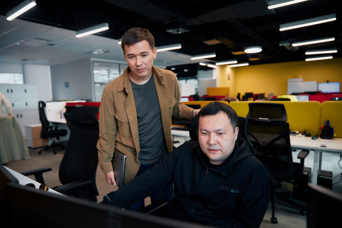 Игорь Кисель с командой BCC Business