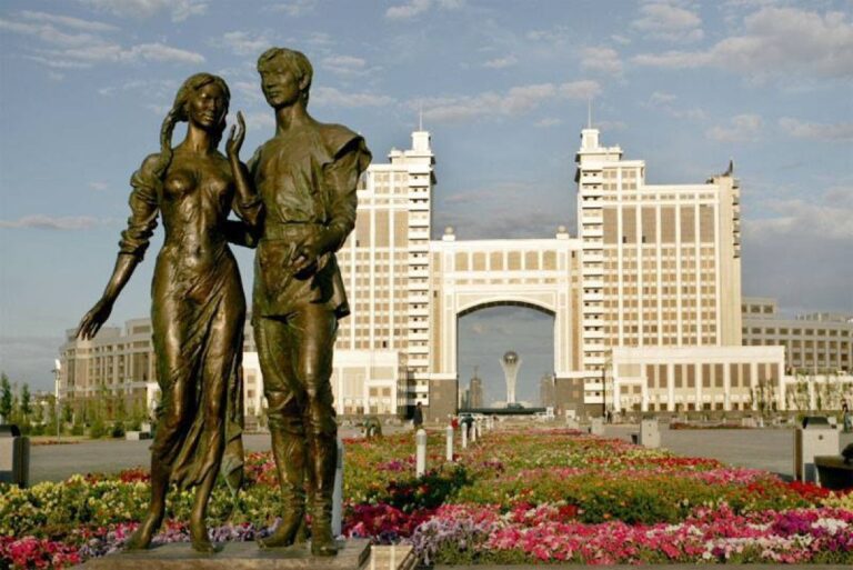 Идеи подарков девушке на 15 апреля. Подборка ко Дню Козы Корпеш и Баян Сулу