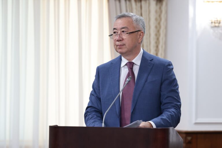 Казахстан близок к пессимистичному сценарию при цене нефти в 55 долларов - Жумангарин