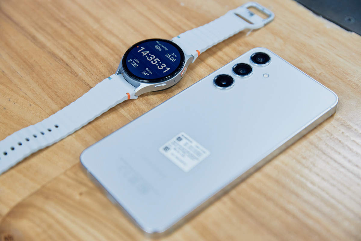 часы и смартфон Samsung Вадим Банный