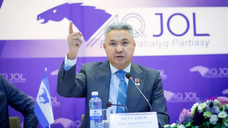 Азат Перуашев о контроле мобильных переводов