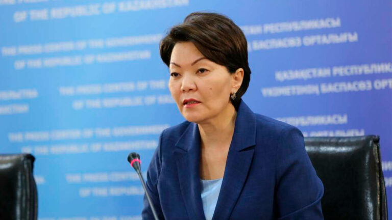Минтруда поставило под сомнение сохранение МЗП в 2026 году на уровне текущего