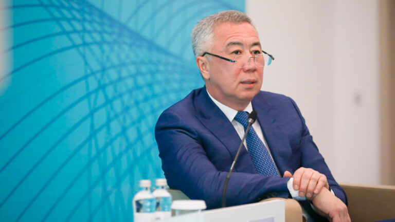 Жумангарин заявил, что тарифы на ЖКХ в Казахстане просто так не поднимают, но приходится