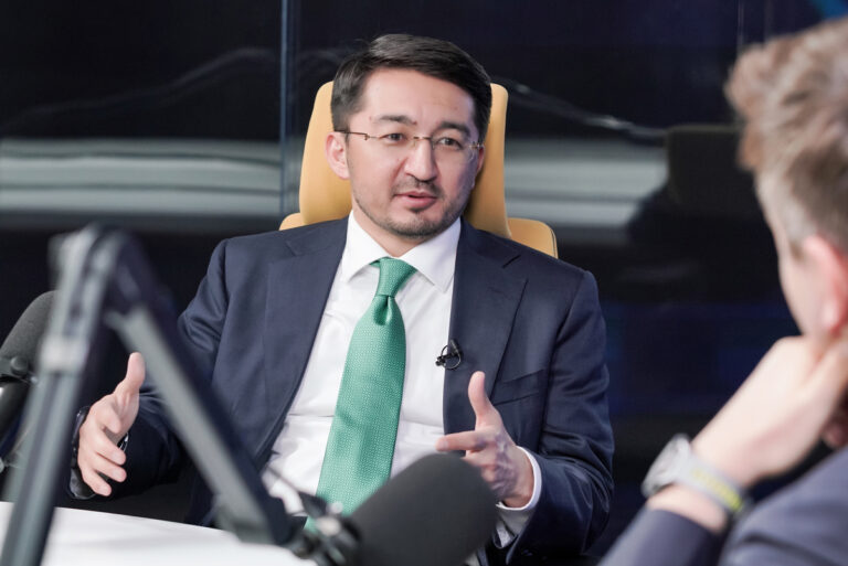 Глава минцифры рассказал, как будет работать министерство ИИ в Казахстане