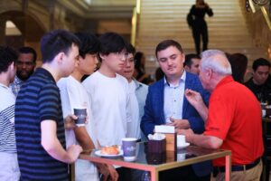 15-летний казахстанец придумал, как помочь школьникам запускать стартапы. Вот как работает его проект