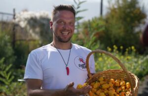 Бизнесмен стал фермером и выращивает самые острые перцы в пригороде Алматы