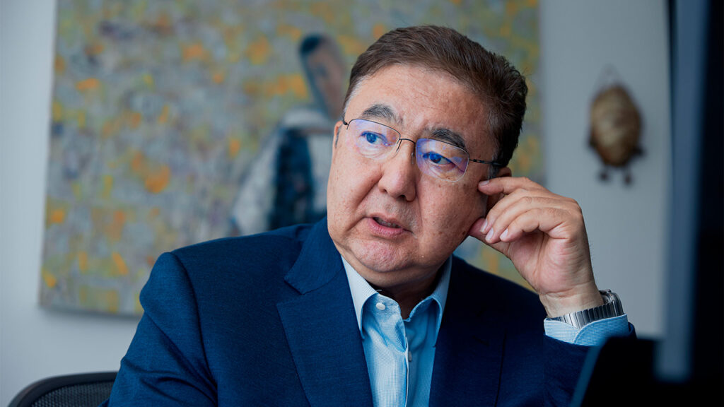 Экономист прямо сказал, будет ли доллар по 600 тенге после выхода Эмиратов из ОПЕК