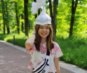 Школьница из Казахстана придумала стартап, который помогает подросткам найти работу