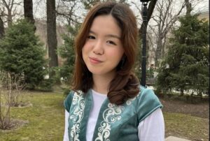 Школьница из Казахстана придумала стартап, который помогает подросткам найти работу