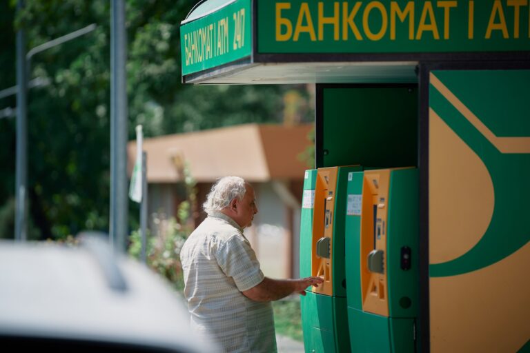 Банкам в Казахстане придется раскрывать всю информацию об остатках на счетах казахстанцев